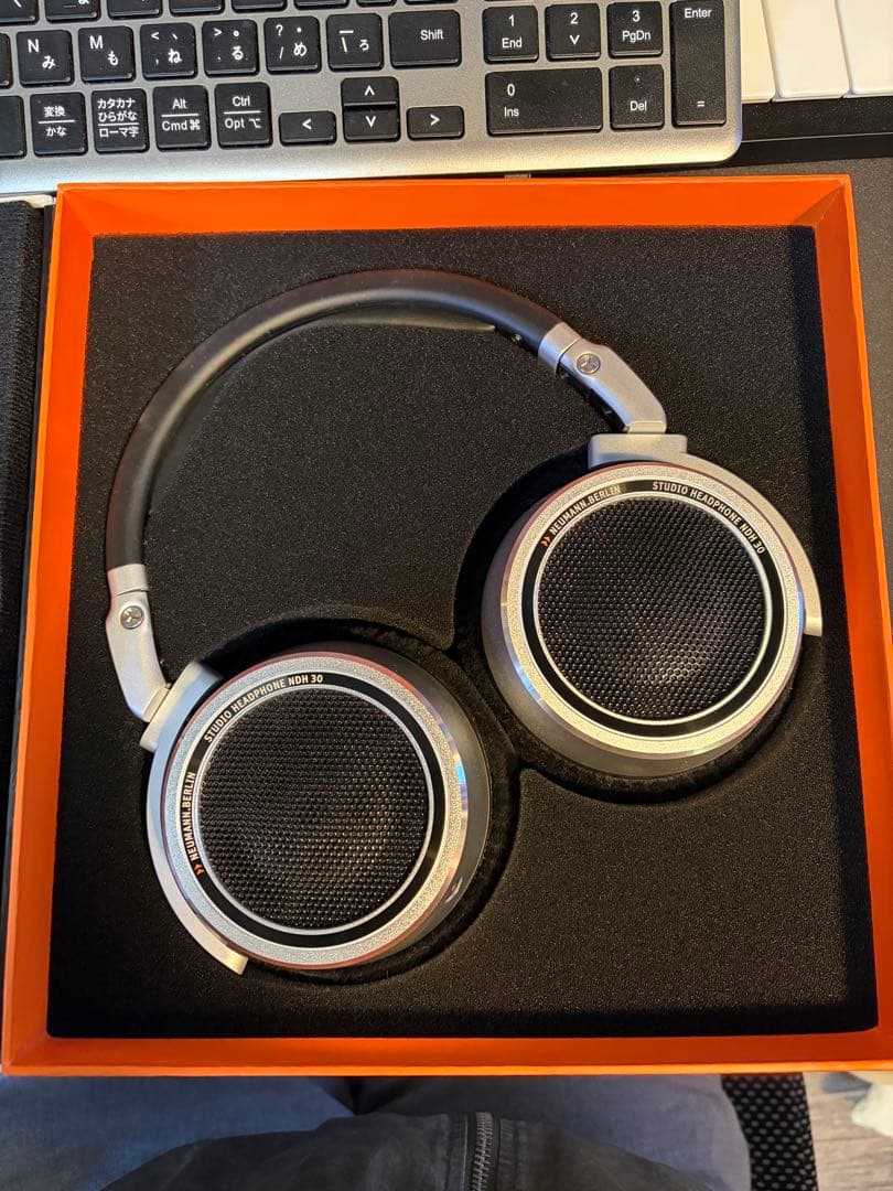 【極美品】NEUMANN NDH30 開放型モニターヘッドホン・付属品完備