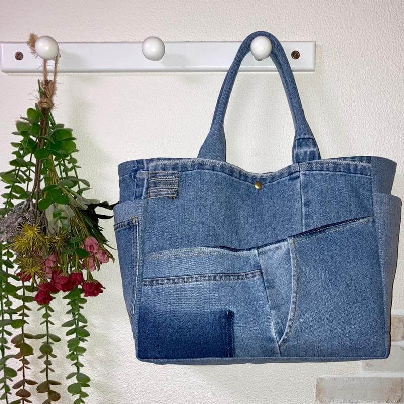 新作！お出掛けトート☆リメイクデニム☆パッチワーク
