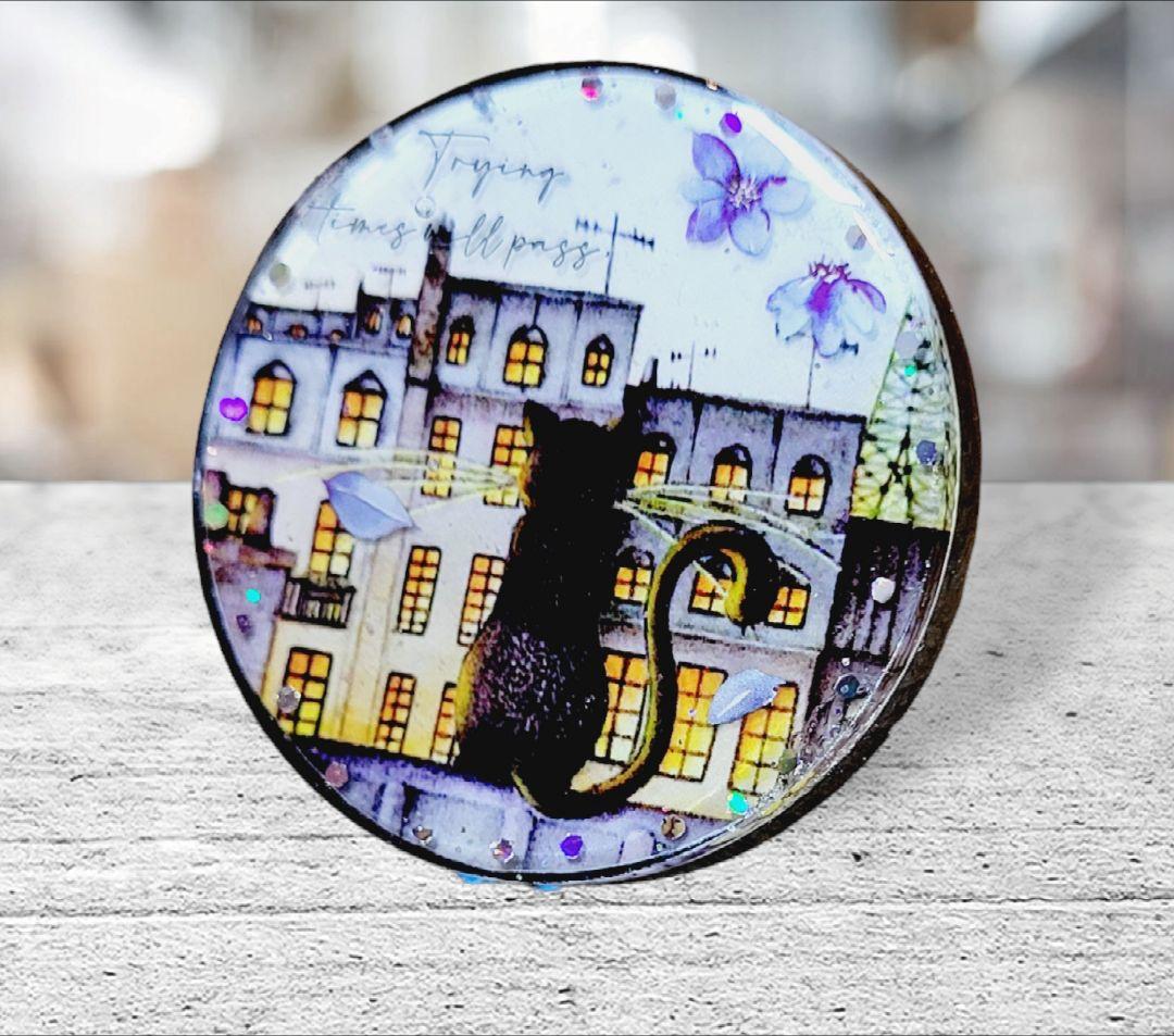 NO.627❤夕暮れの町を眺める黒猫❤レジンへアゴム ブローチ