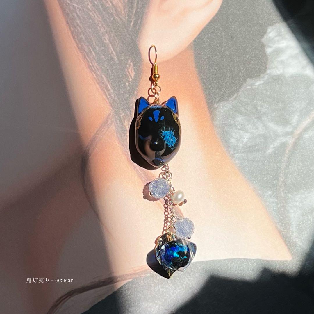 青と紅彼岸花柄の狐面と鬼灯のピアス　イヤリングチャイナドレス　和風アクセサリー