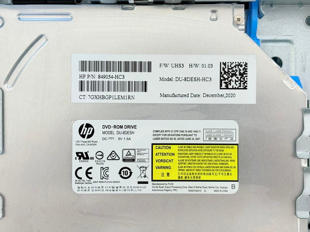 ベアボーン状態のHP Z2 Tower G5（Xeon W-1250付き）