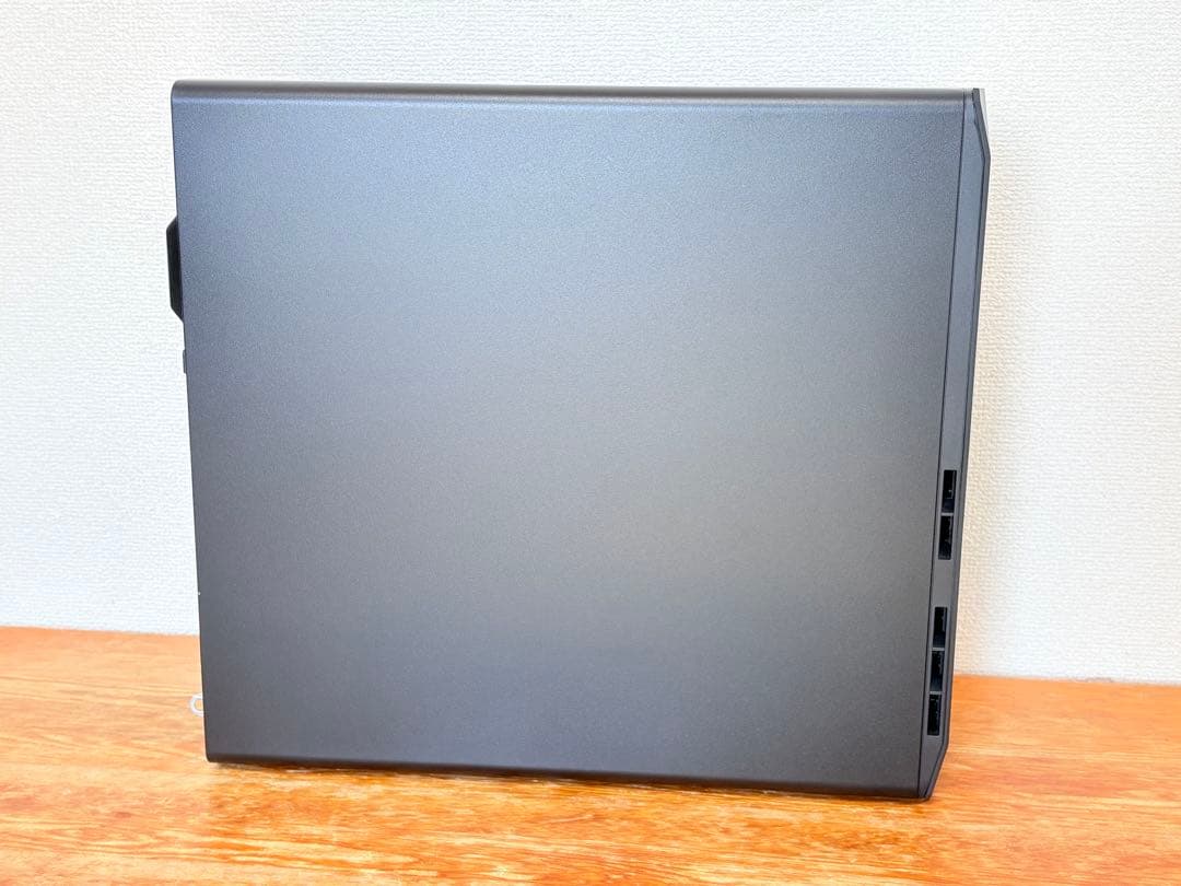 ベアボーン状態のHP Z2 Tower G5（Xeon W-1250付き）