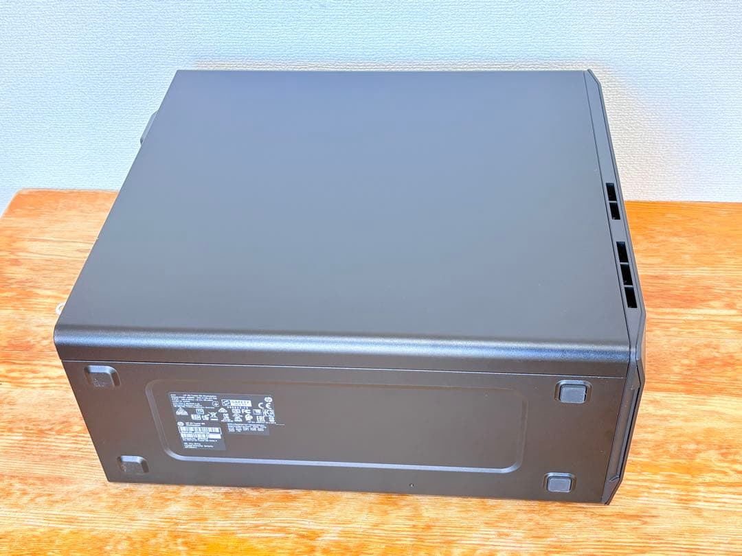 ベアボーン状態のHP Z2 Tower G5（Xeon W-1250付き）