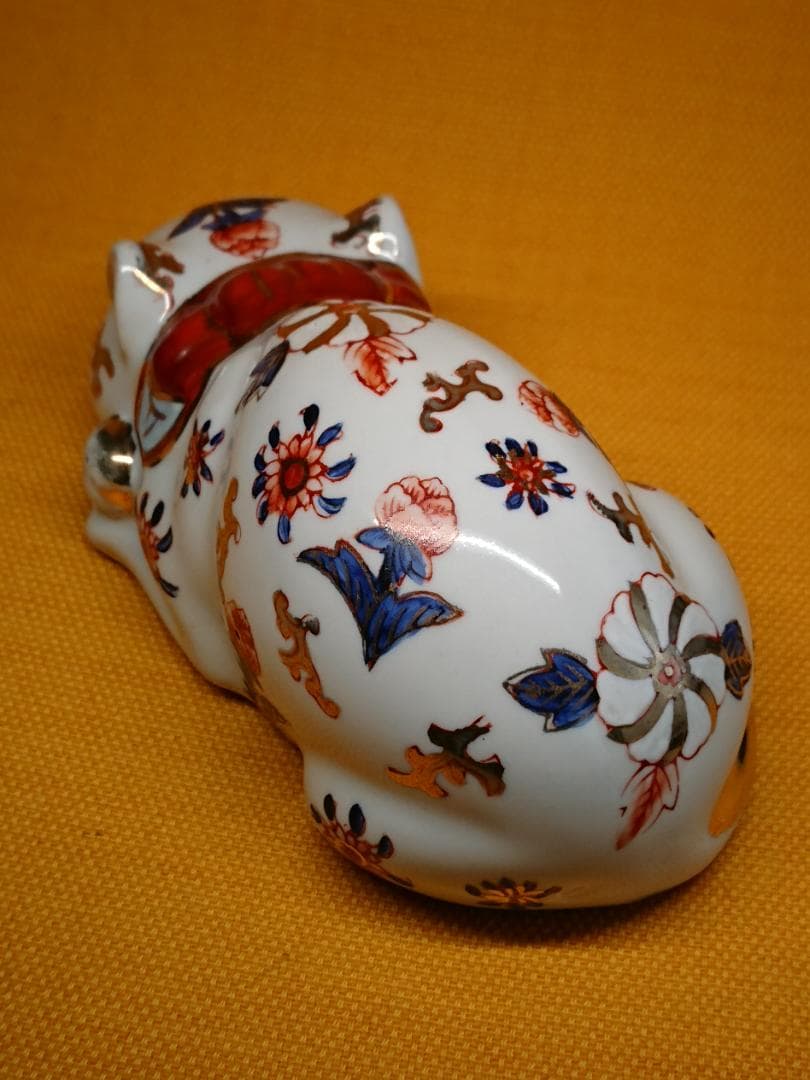 【美品】猫　白猫　眠り猫　骨董　陶器　置物　インテリア　工芸品　美術品A2862