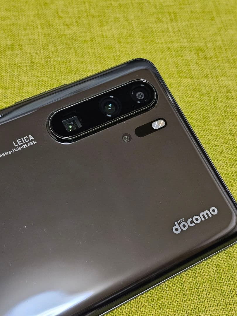 ドコモ HUAWEI P30 Pro HW-02L ※軽度画面焼けあり