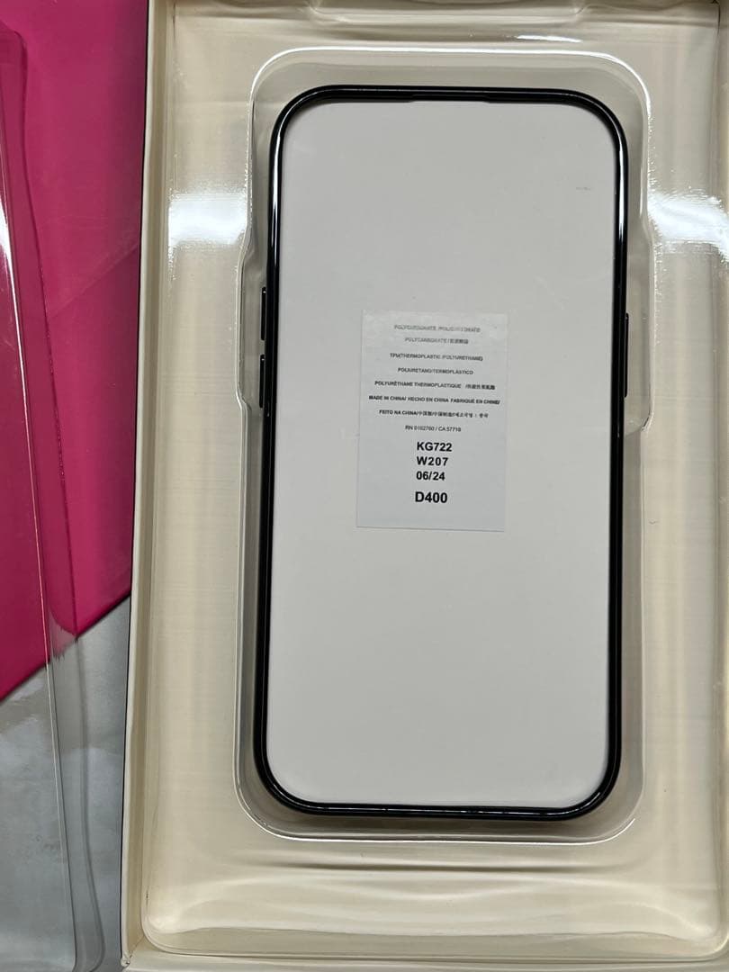 【新品未使用】01 ケイトスペード　iPhone15 スマホケース　カバー