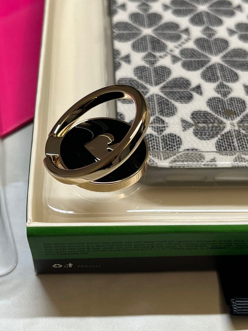 【新品未使用】01 ケイトスペード　iPhone15 スマホケース　カバー