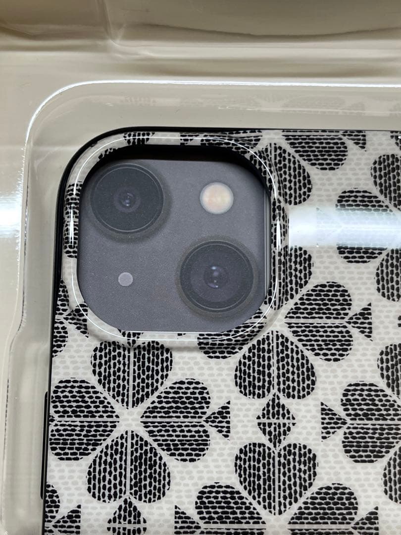 【新品未使用】01 ケイトスペード　iPhone15 スマホケース　カバー