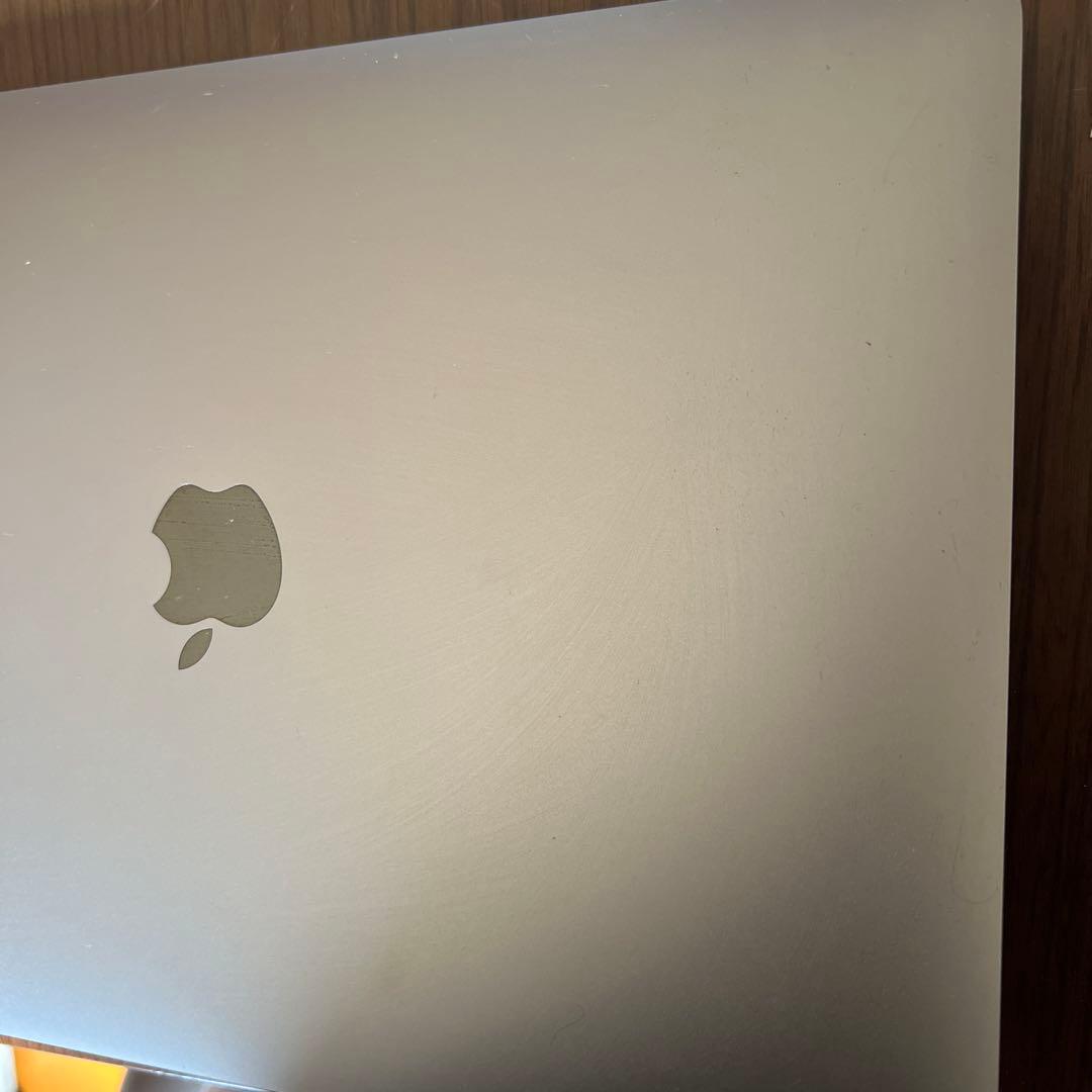 MacBook Air 13-inch M1 2020 充放電回数16回　美品