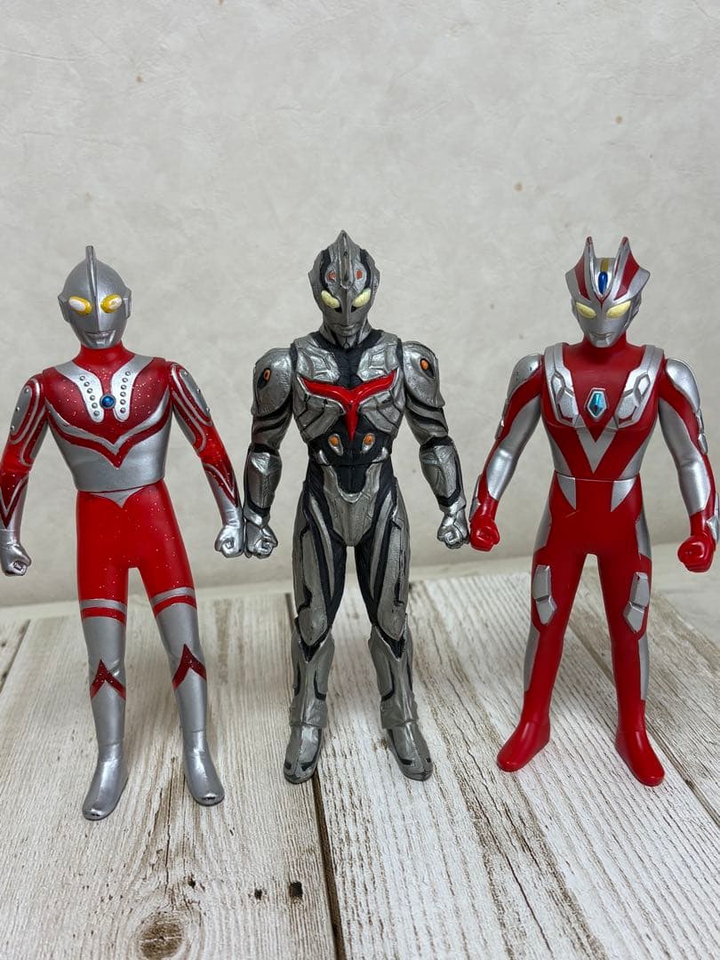 ウルトラマンシリーズ フィギュア 3体セット　中古品