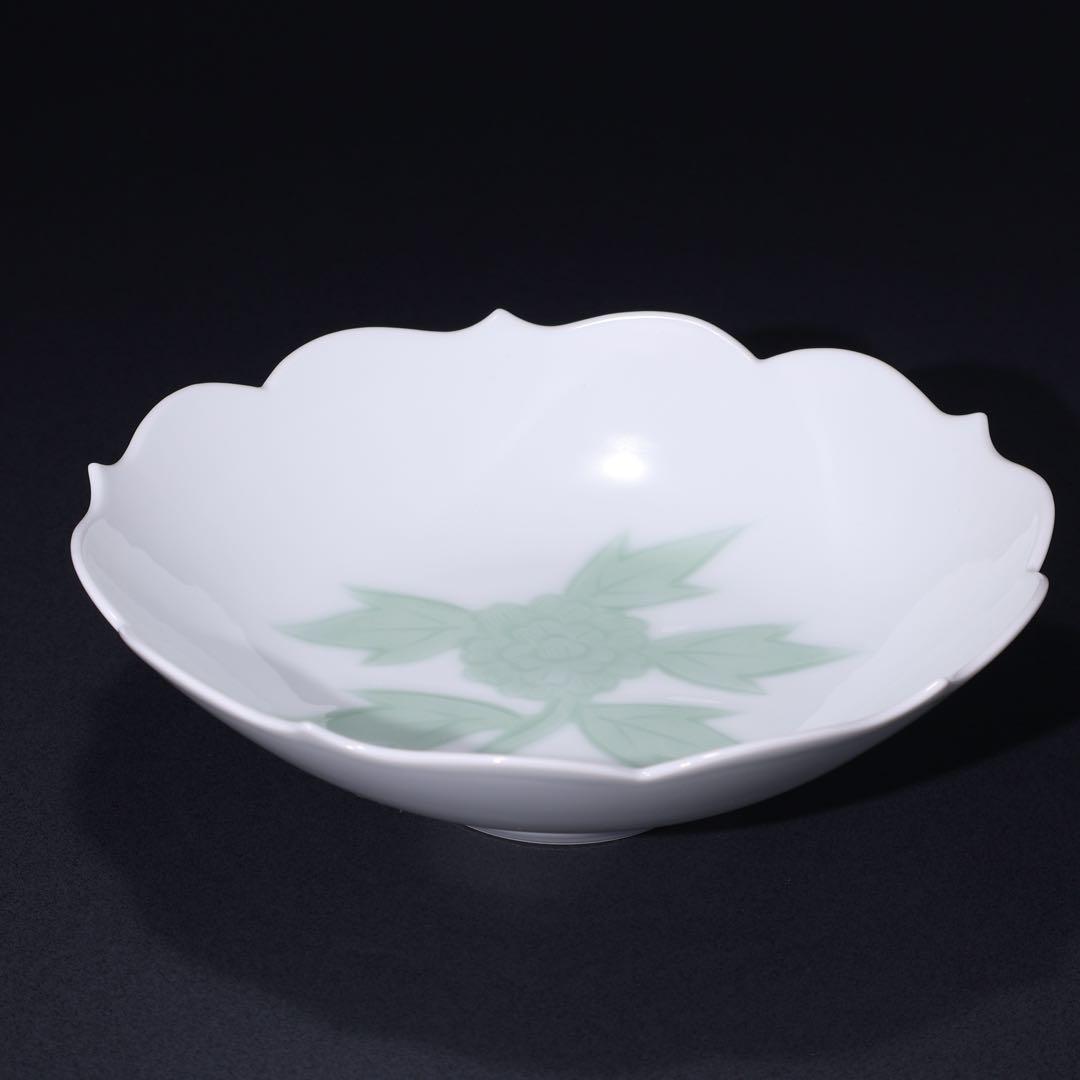人間国宝 井上萬二 白磁緑釉牡丹彫文　鉢　菓子器　共箱　R1525ダN2