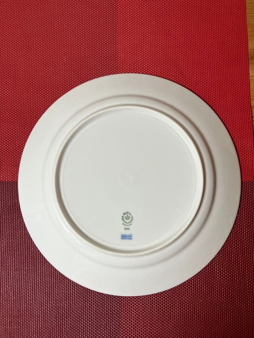 【ロイヤルコペンハーゲン】ホワイトフルーテッドハーフレースプレート25cm 4枚