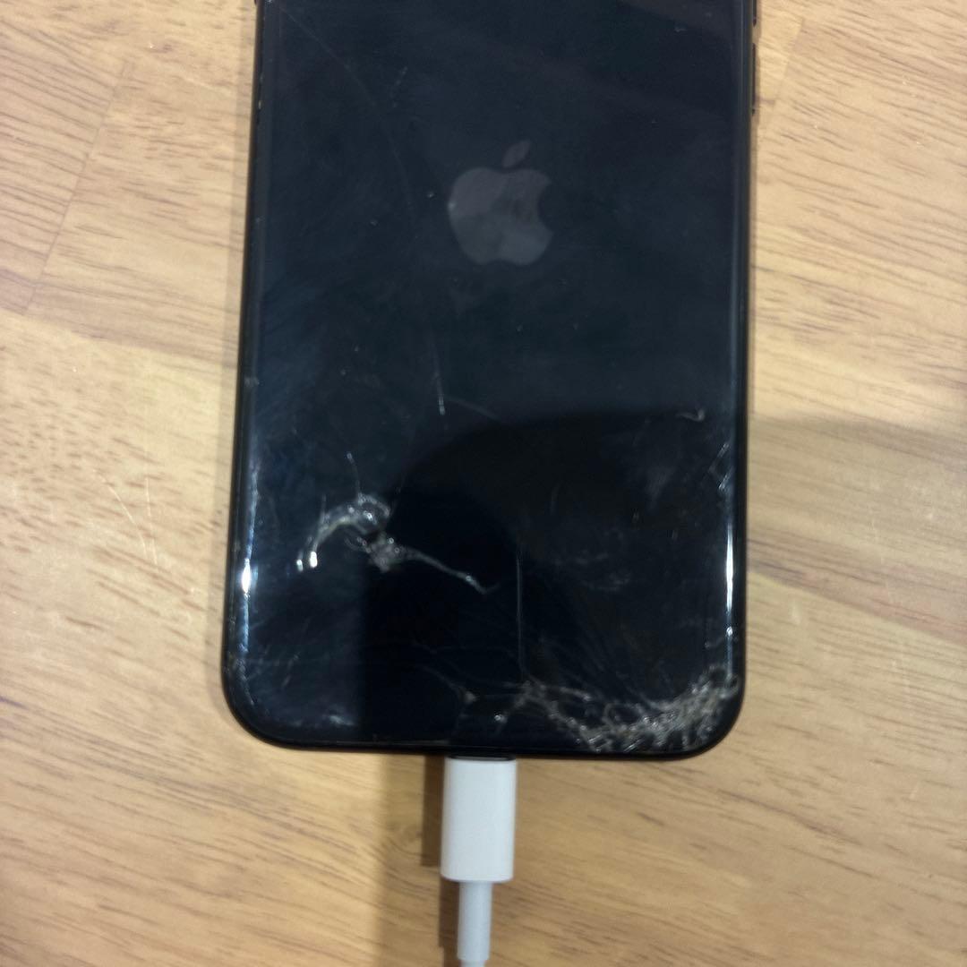 【ジャンク品】Apple iPhoneSE第2世代ブラック 本体