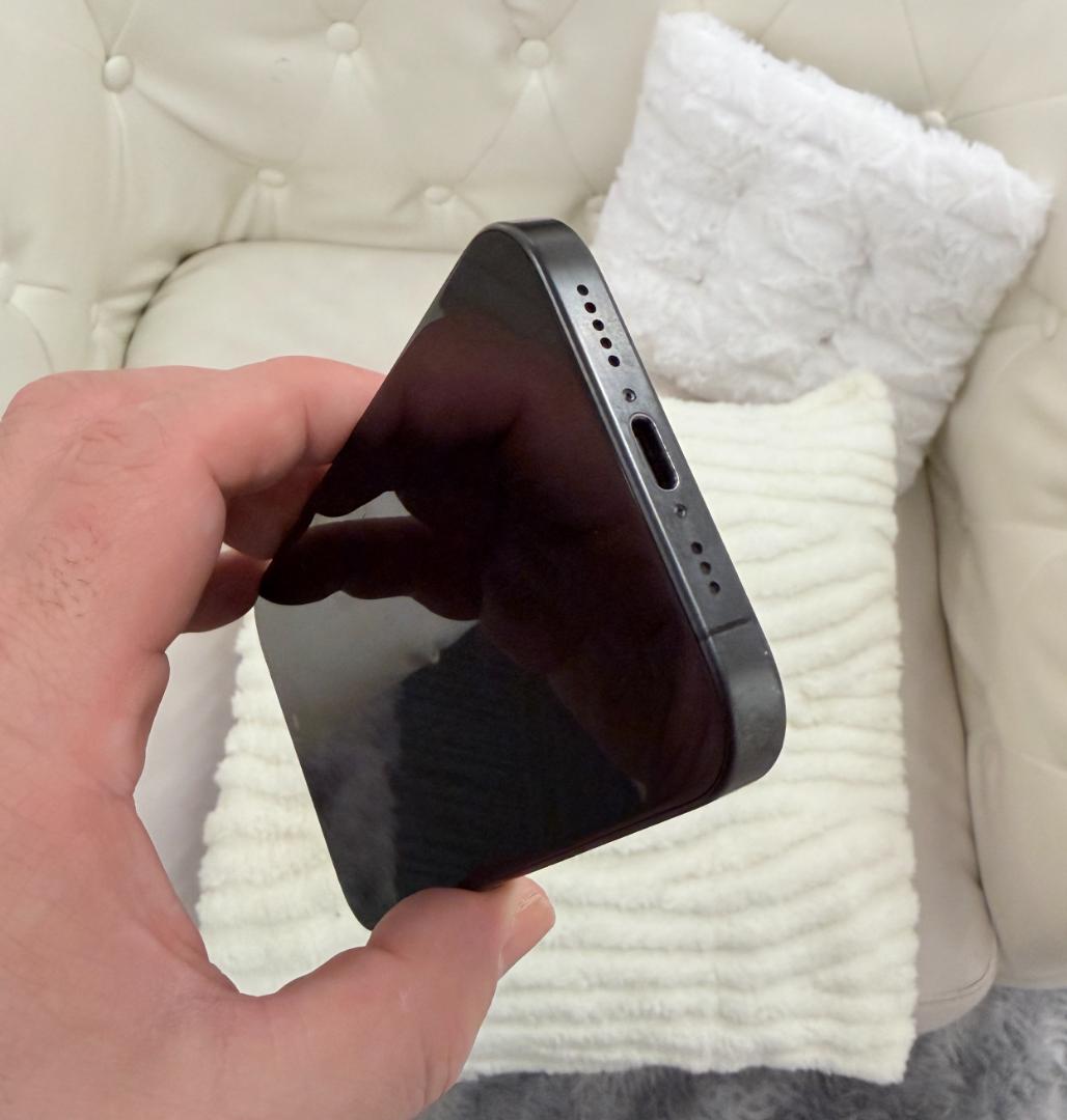 iPhone 15Pro + CASETiFY＆ハローキティコラボケースセット