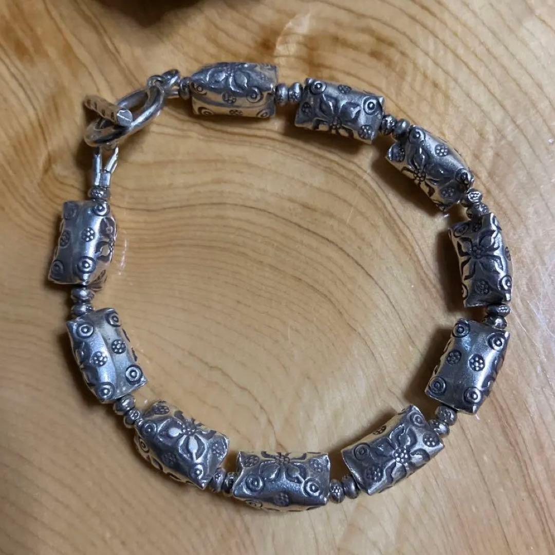 カレンシルバー　ファイとパドゥアビーズアミュレットブレスレット