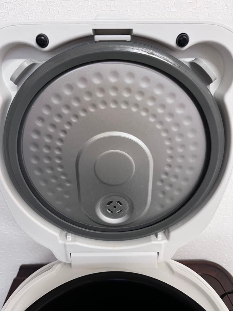 TOSHIBA 東芝IHジャー炊飯器　RC-10HR ホワイト　5.5合炊き