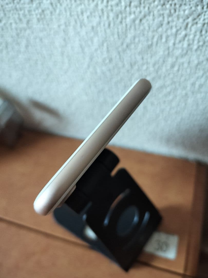 iPhone 7 32GB バッテリー100% simフリー