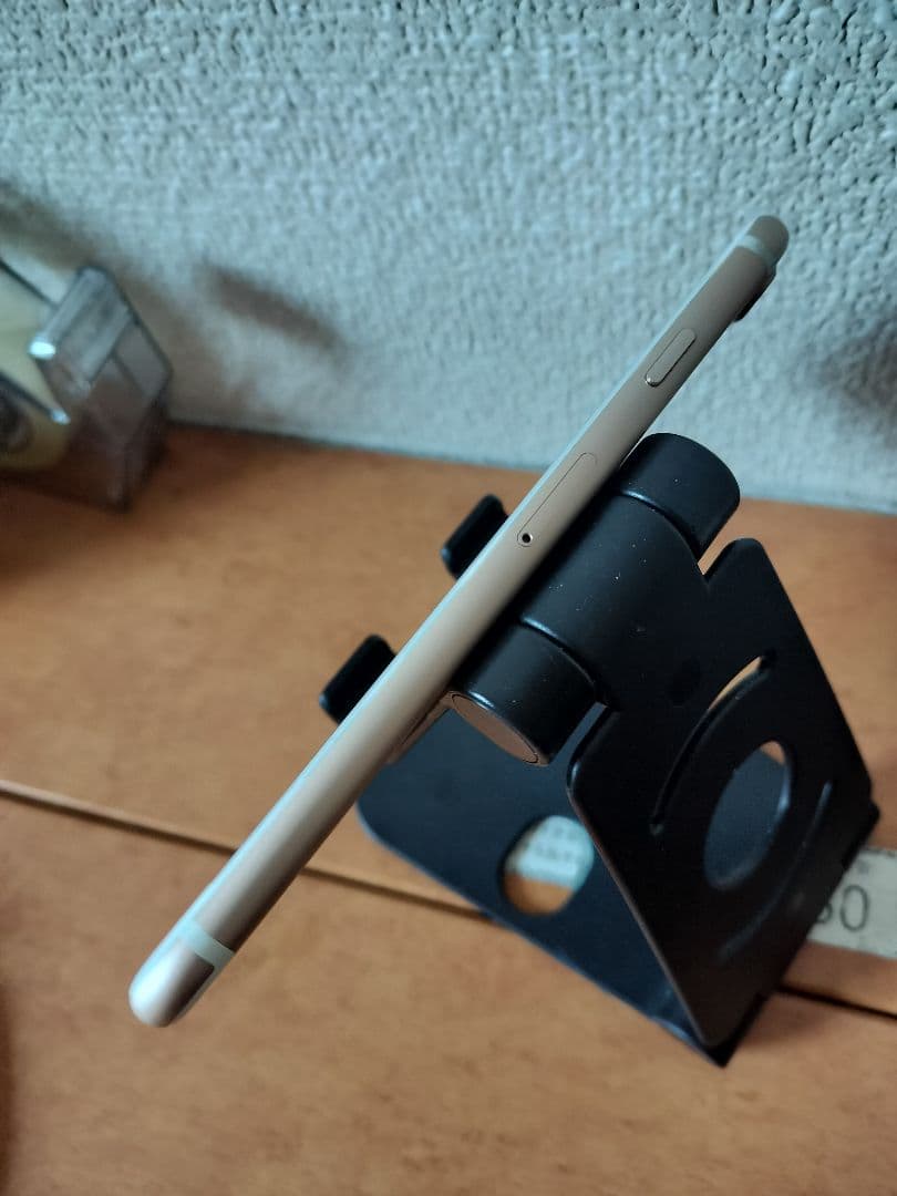 iPhone 7 32GB バッテリー100% simフリー