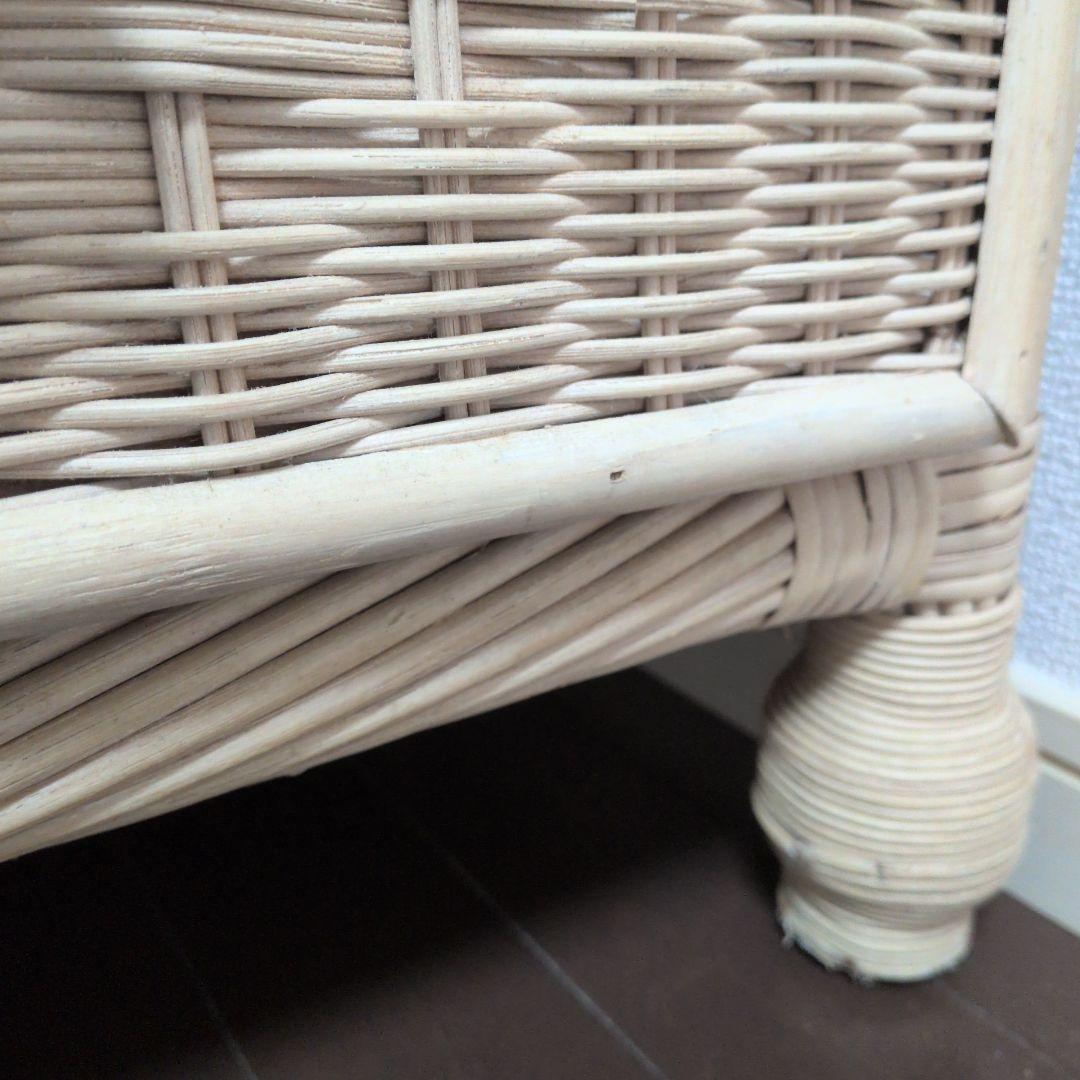 訳あり。シャビーなホワイトラタンチェスト