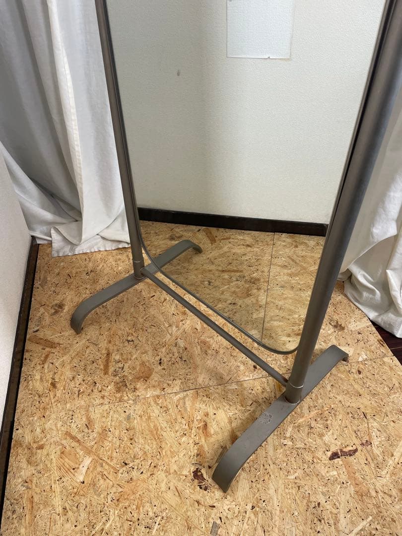 インダストリアル スタンドミラー ポストモダン 全身鏡 姿見 什器 アイアン 1