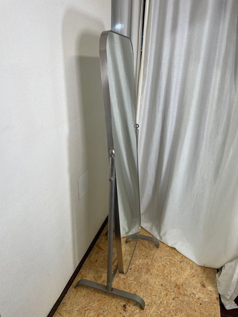 インダストリアル スタンドミラー ポストモダン 全身鏡 姿見 什器 アイアン 1