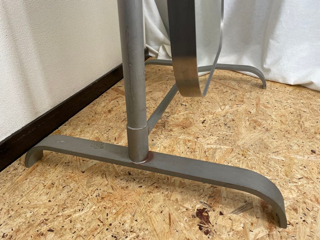 インダストリアル スタンドミラー ポストモダン 全身鏡 姿見 什器 アイアン 1