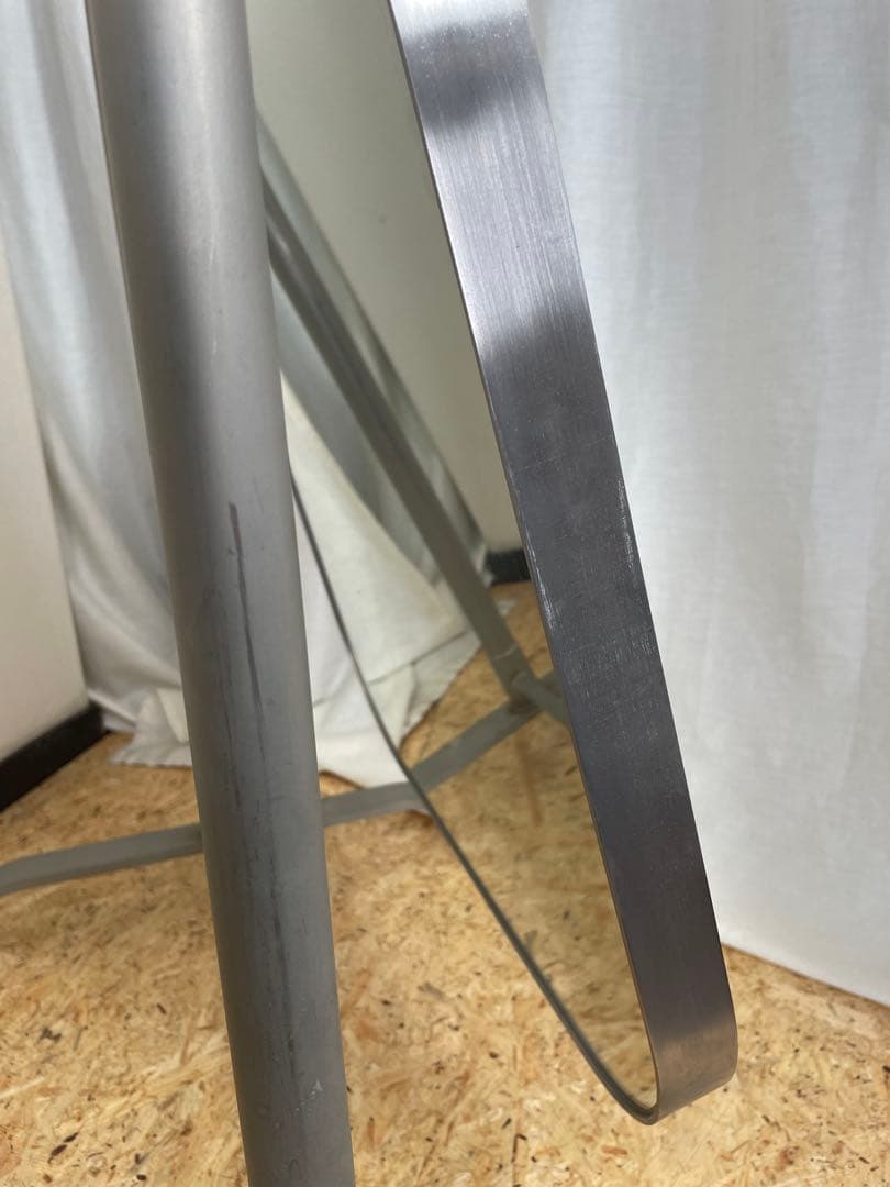 インダストリアル スタンドミラー ポストモダン 全身鏡 姿見 什器 アイアン 1