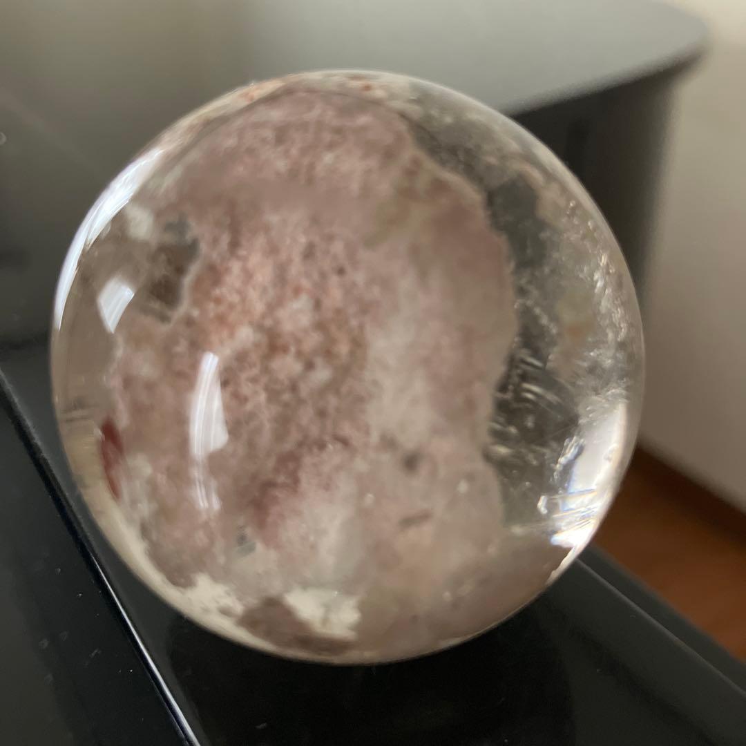 コレクションに！ホワイトガーデンとルチルクォーツの共生　スフィア　天然石置物