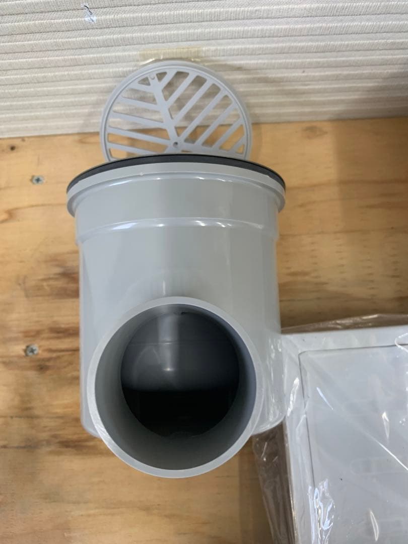 新品・未使用　TOTO 浴室排水ユニット　YTB150SP  横引きトラップ