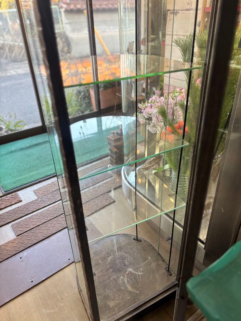 アンティーク調 半円形ガラスディスプレイケース