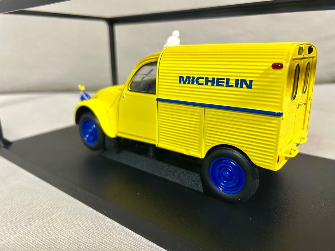 ノレブ1/18 絶版希少シトロエン2CV ミシュランサービスバンミニカー