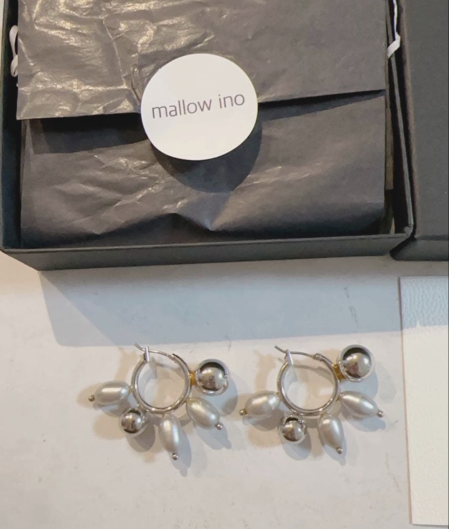 mallow ino パールフープピアス　シルバー　グレー