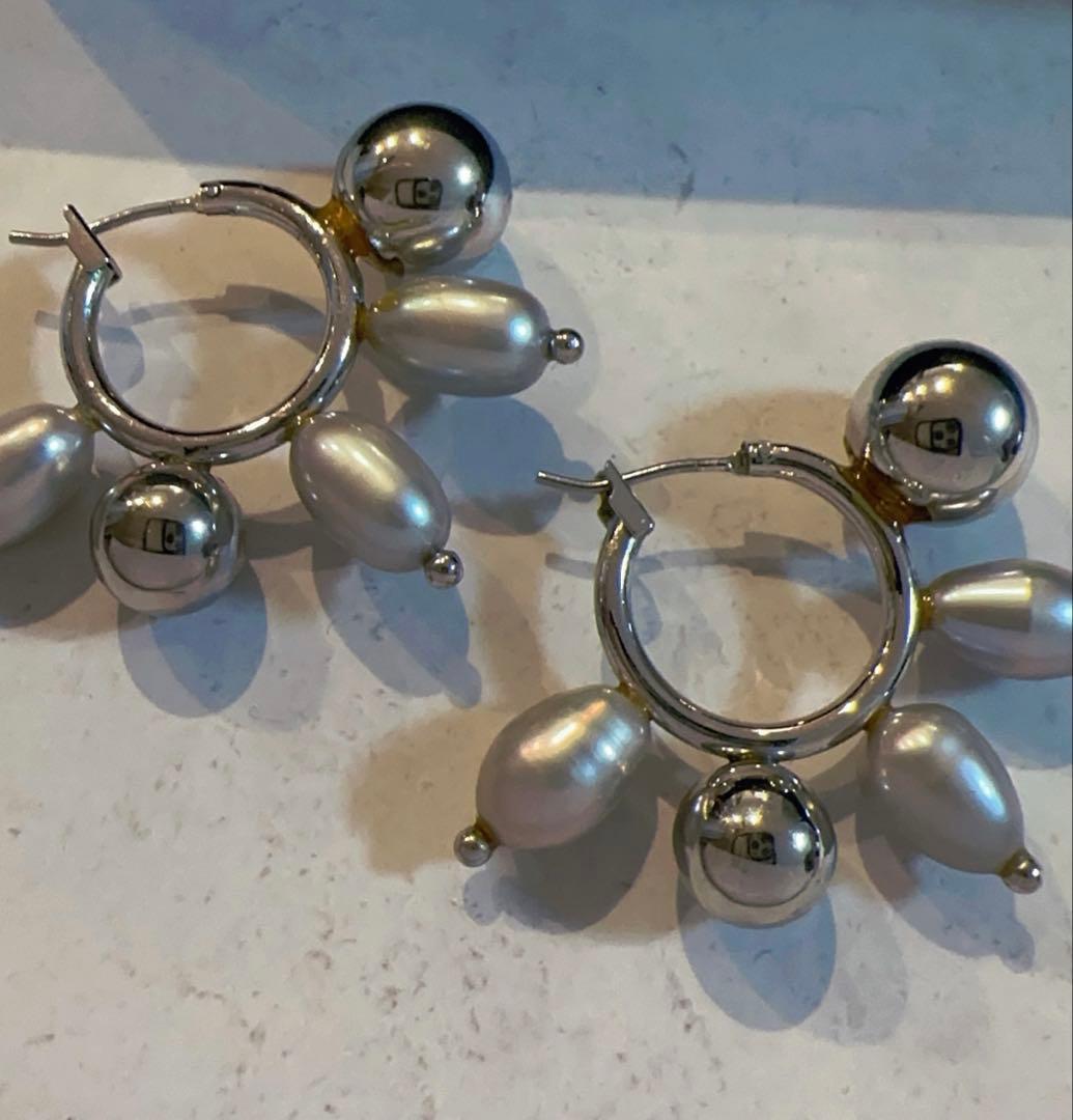 mallow ino パールフープピアス　シルバー　グレー