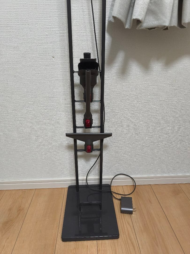 Dyson SV11掃除機　dyson V7 slim　スタンド付き
