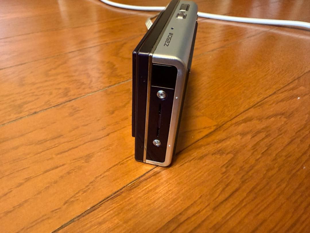 Fujifilm FinePix Z 10.0MP 5倍ズーム※動作未確認※