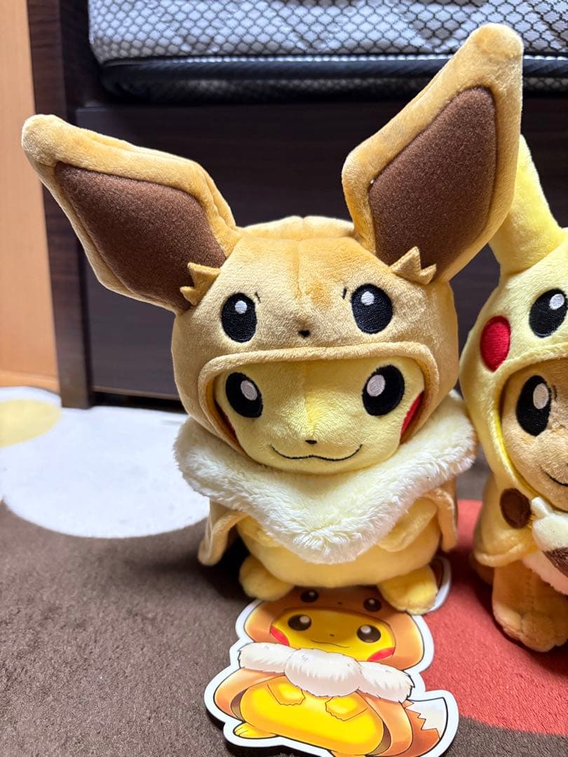 タグ付き ピカチュウ イーブイ ポンチョ ポケモンセンター限定 ぬいぐるみ