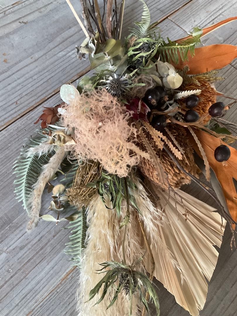 バンクシアとドライアンドラフォルモーサのコックリ秋色