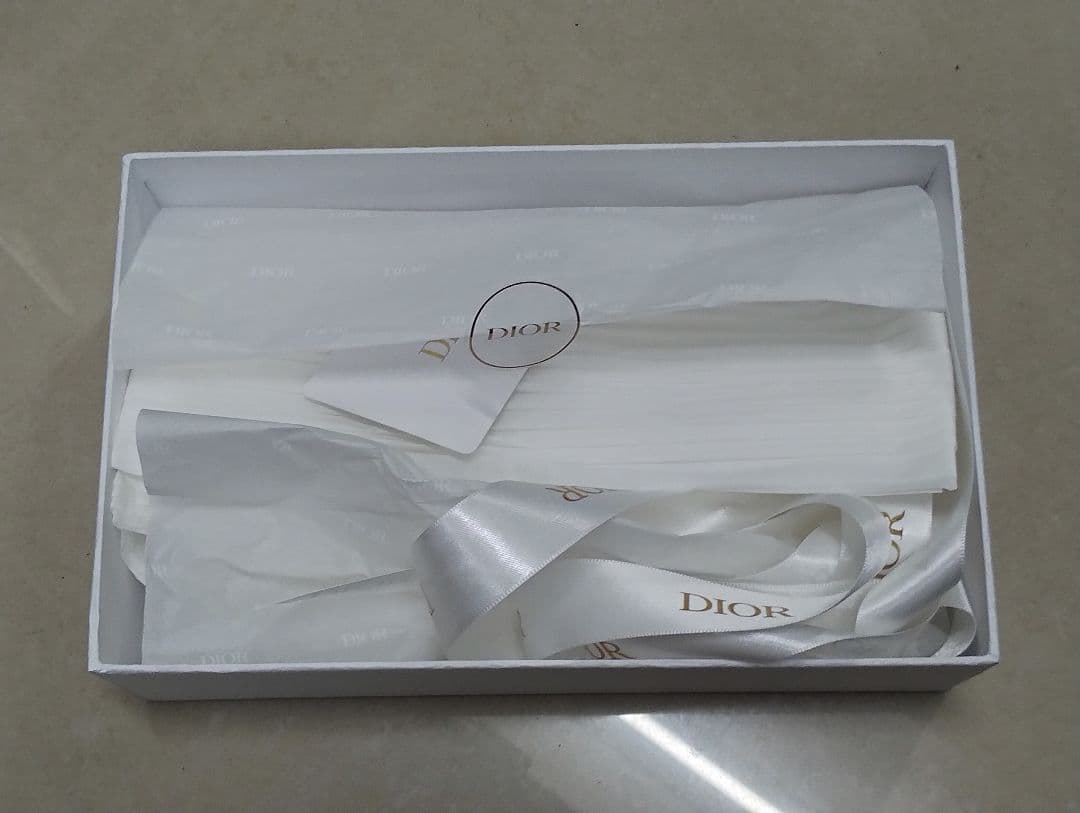 iPhone 15 Pro ケース　Dior