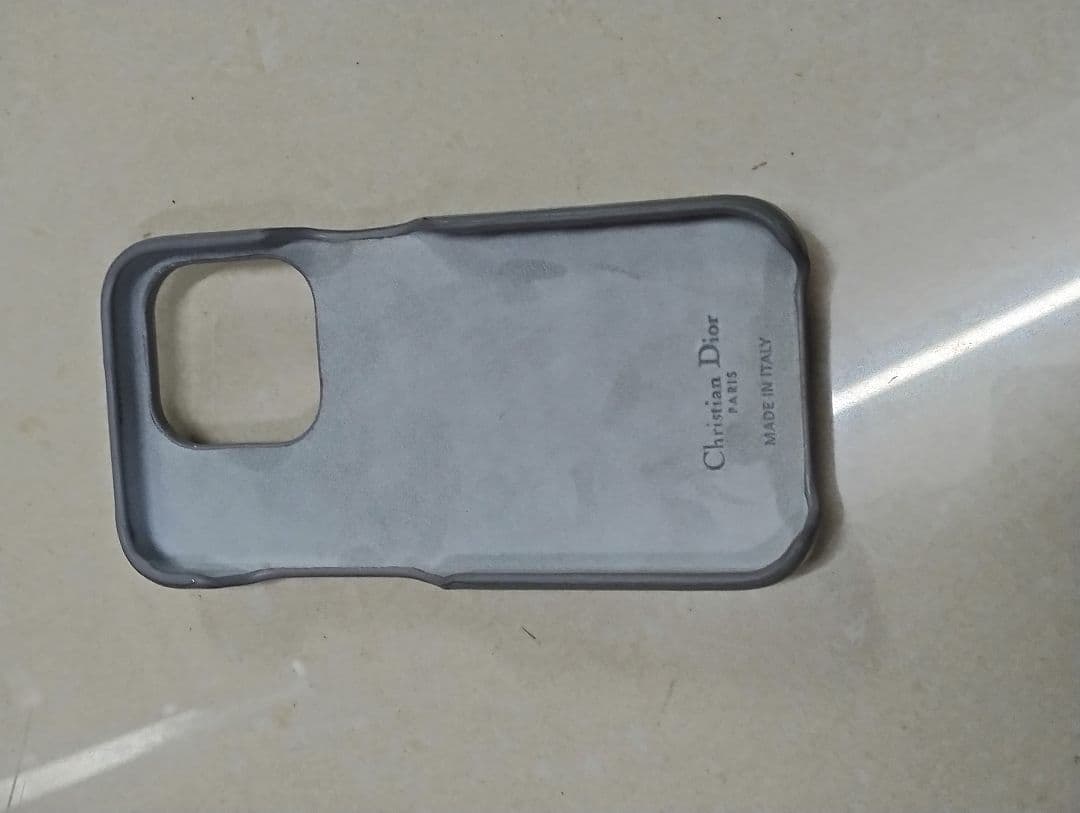 iPhone 15 Pro ケース　Dior