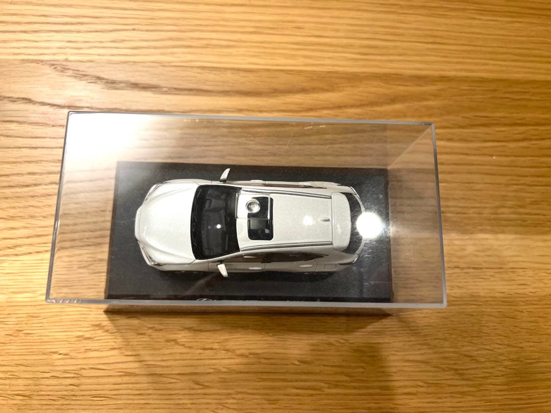 LEXUS NX 1/30スケール ミニカー ホワイト ディスプレイケース付き