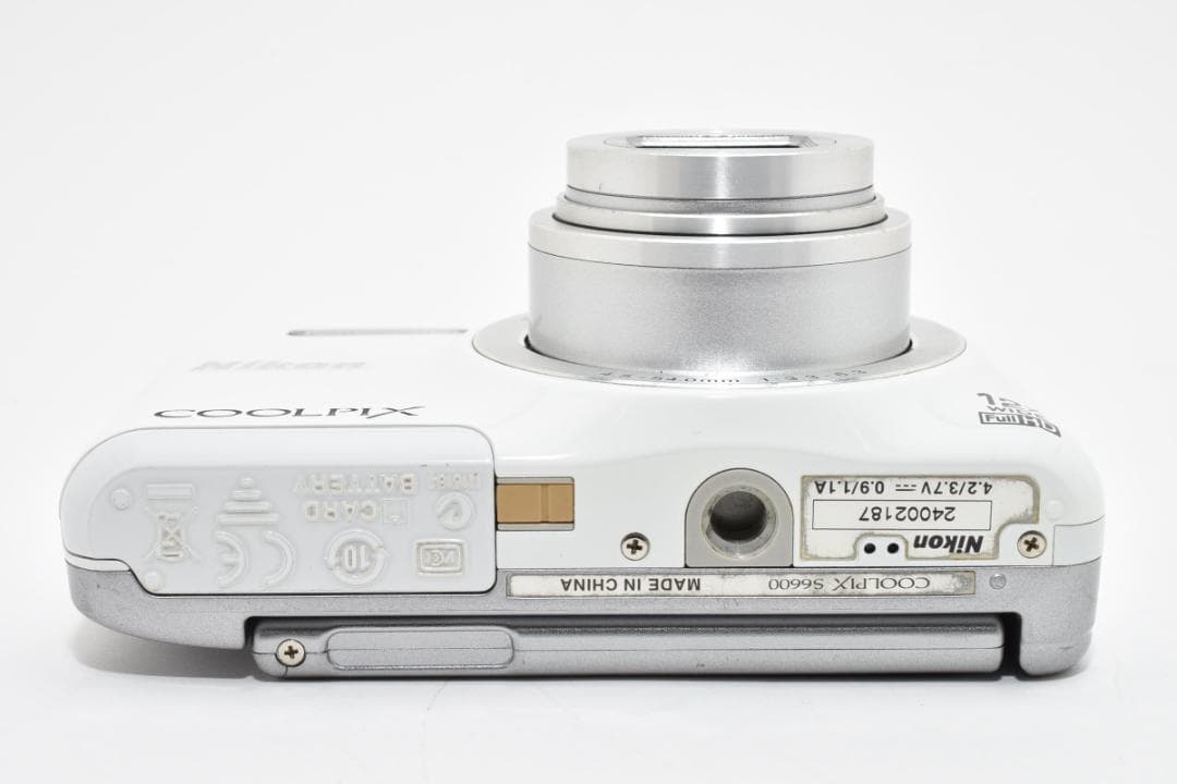 ■ 美品 ■ ニコン　Nikon COOLPIX S6600 ナチュラルホワイト