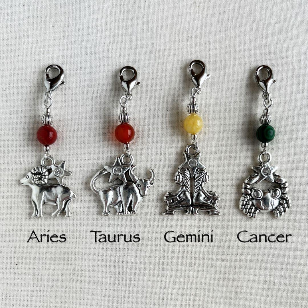 天然石と星座のチャーム