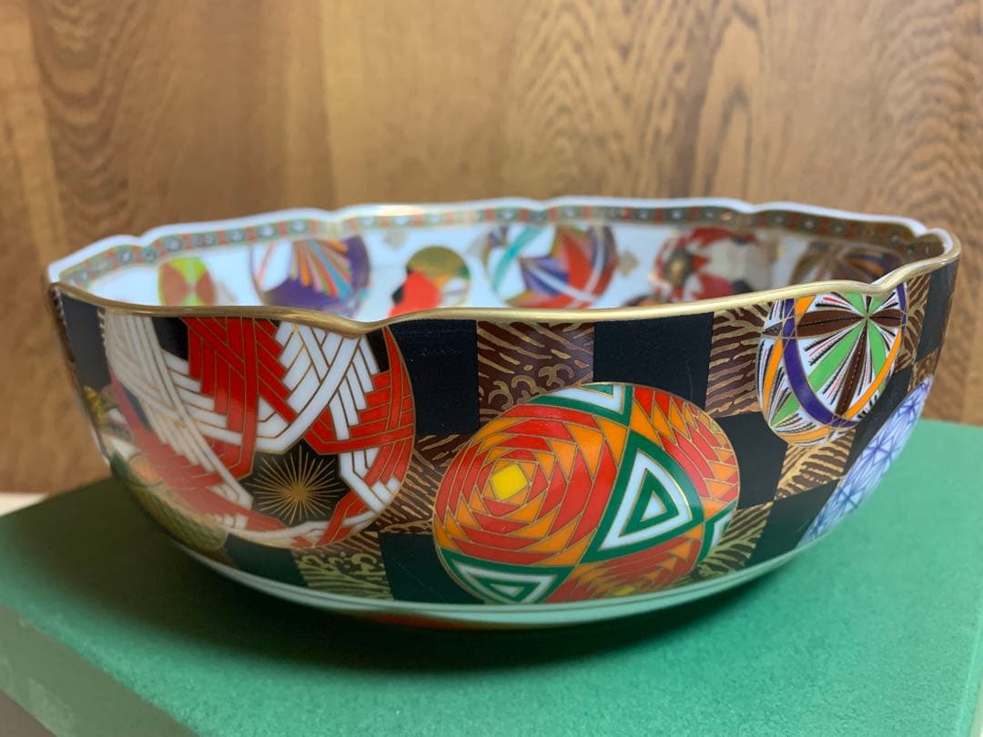 【未使用品】　美濃焼　前畑陶器 / 庫山窯　色絵手まり　大盛鉢