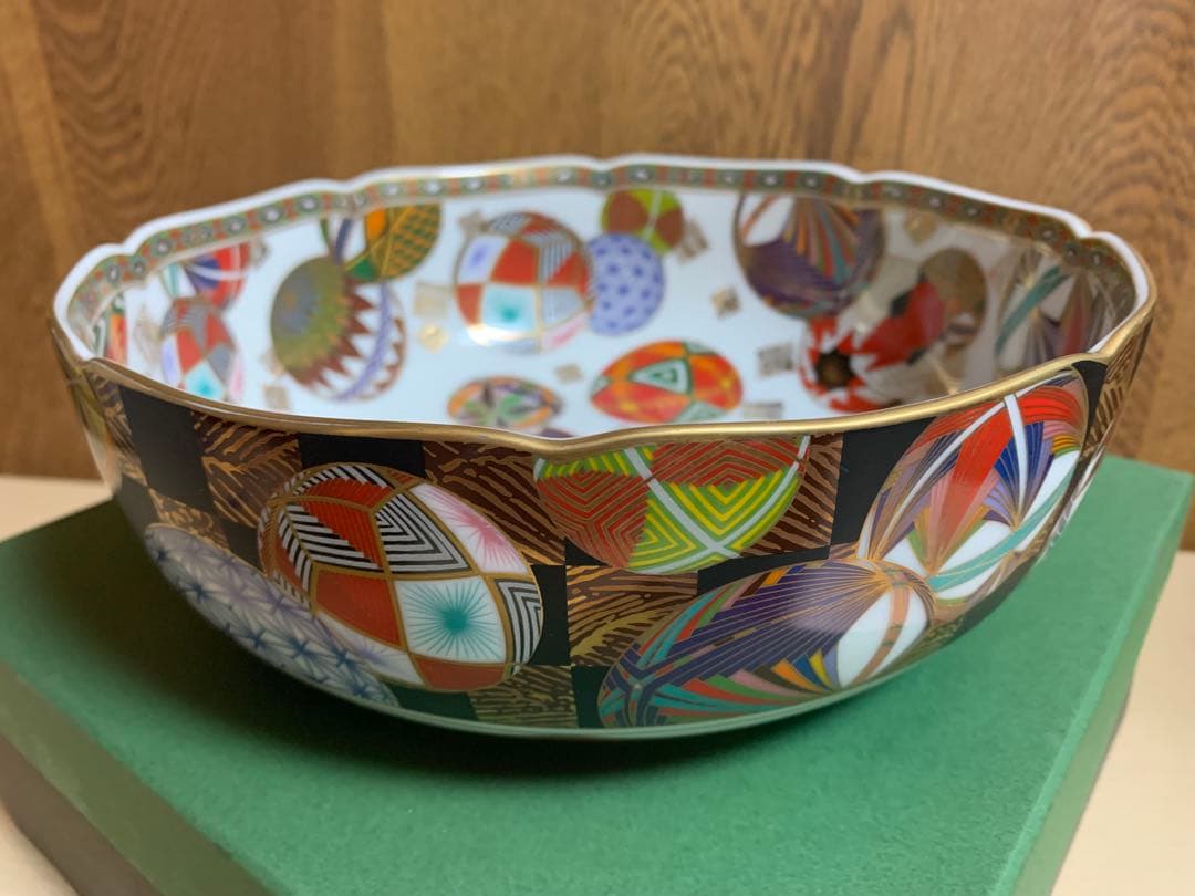 【未使用品】　美濃焼　前畑陶器 / 庫山窯　色絵手まり　大盛鉢