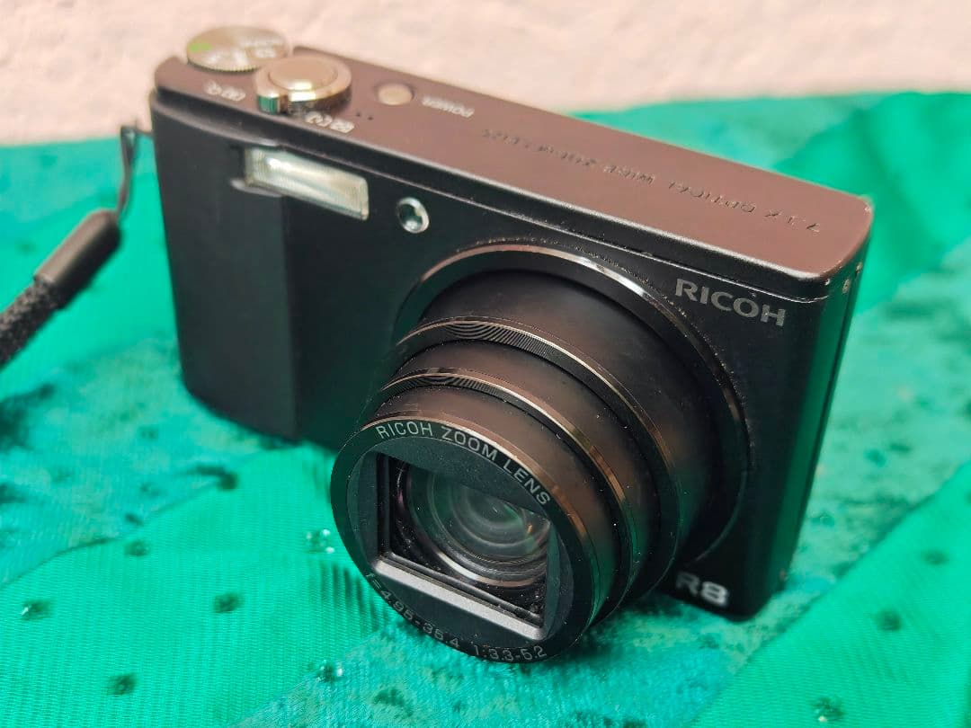 遊べる！【動作確認済み】RICOH R8 コンパクトデジタルカメラ