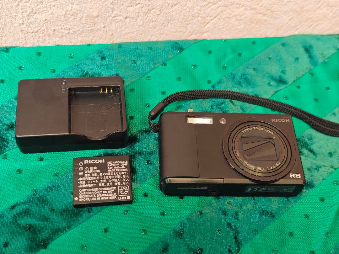 遊べる！【動作確認済み】RICOH R8 コンパクトデジタルカメラ