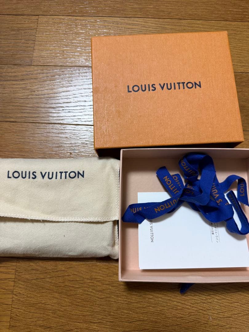 LOUIS VUITTON 財布　箱付き