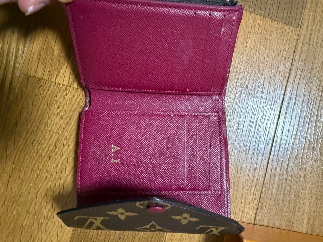 LOUIS VUITTON 財布　箱付き