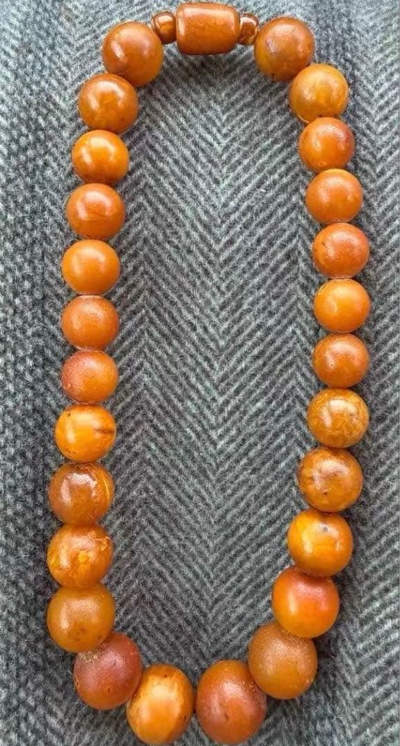 天然琥珀　アンバービーズ　ショートネックレス