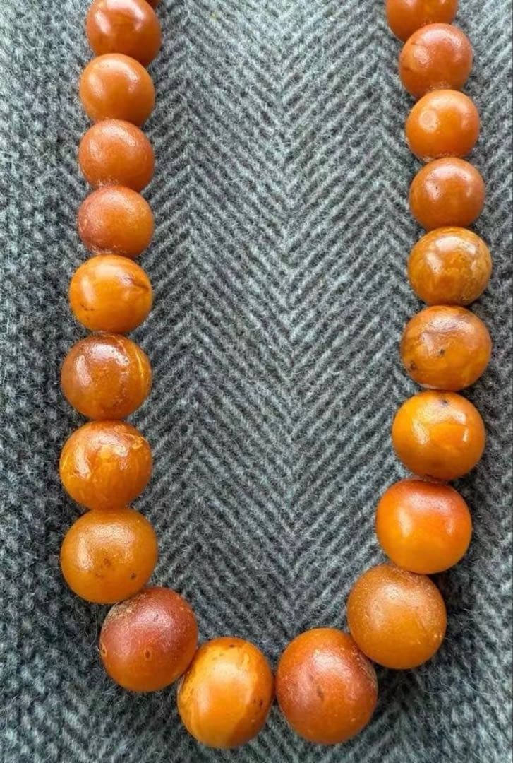 天然琥珀　アンバービーズ　ショートネックレス